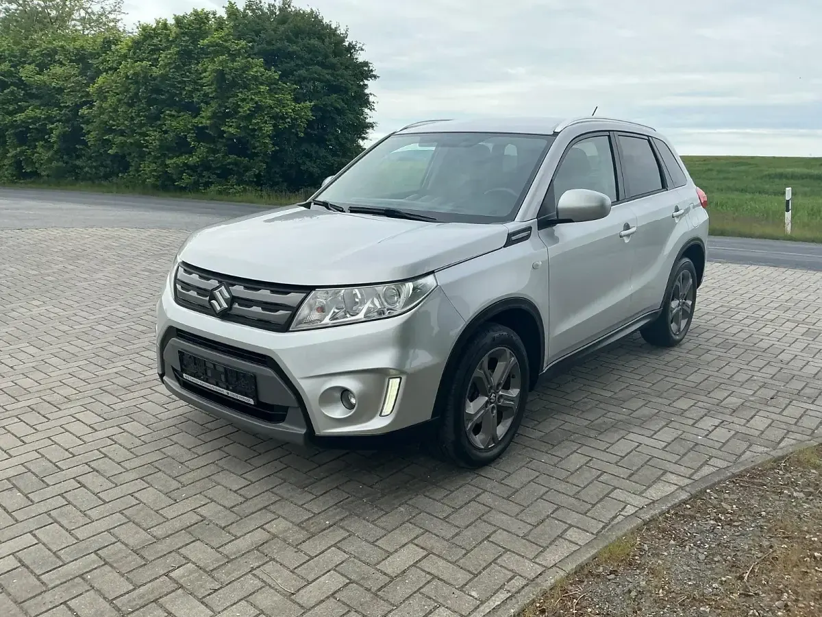 Gebraucht Suzuki Vitara 119 PS (87 kW) 2016 Silber SUV