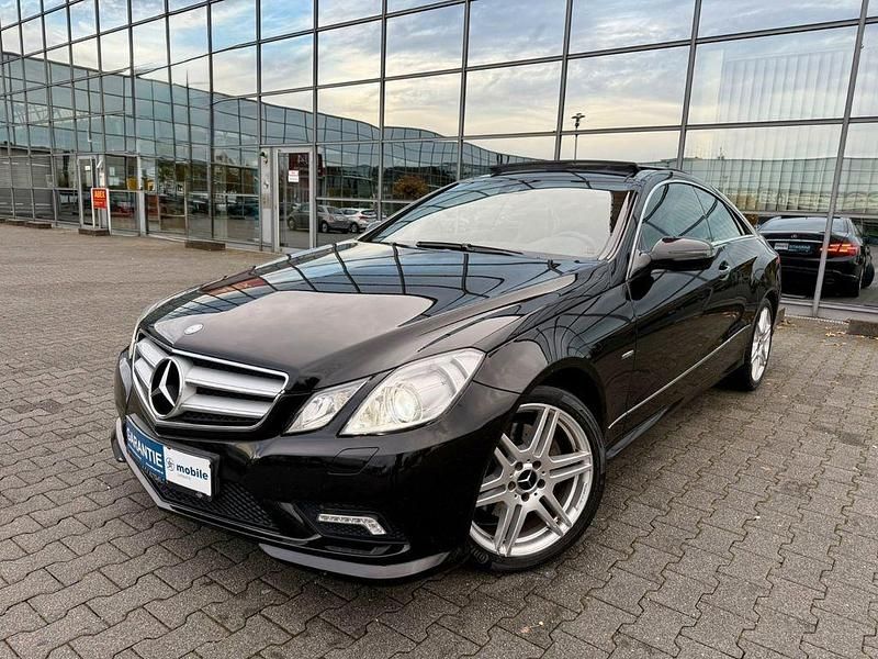 Schwarz Gebraucht 2009 Mercedes E350 AMG Coupé | 11.790 € (Etwas zu teuer) - Bild 1/4