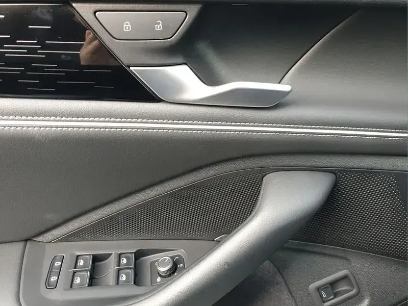 Gebraucht VW Passat 150 PS (110 kW) 2025 Weiß Kombi