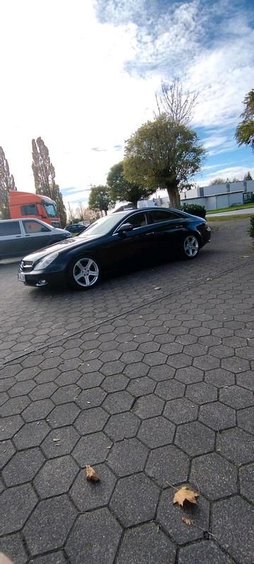 Schwarz Gebraucht 2007 Mercedes CLS320 Limousine | 3.999 € (Superpreis) - Bild 1/4