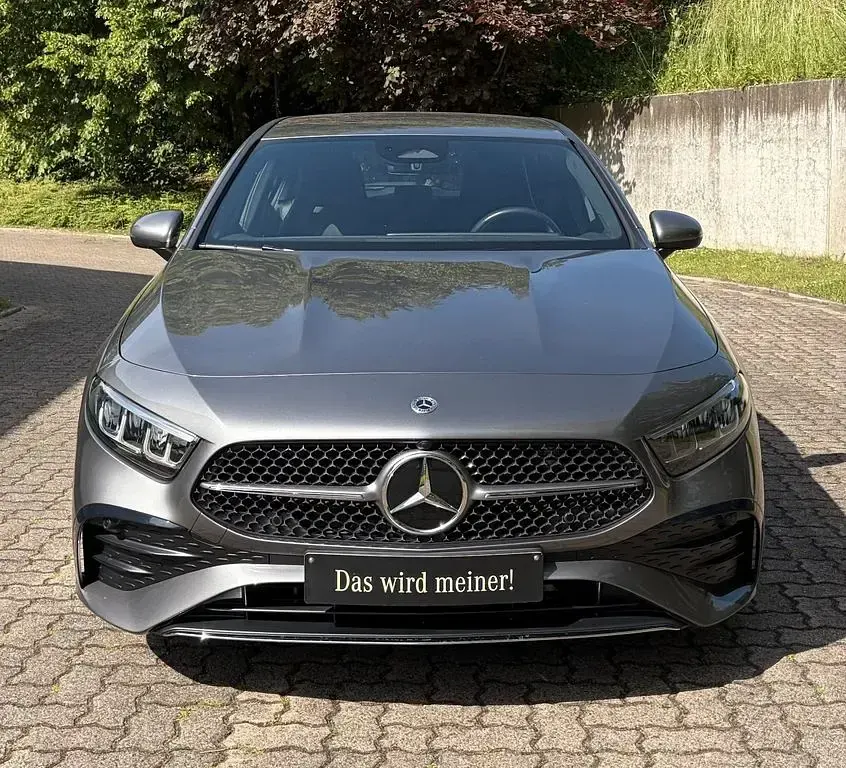 Gebraucht Mercedes A200 AMG 163 PS (119 kW) 2023 Grau Limousine