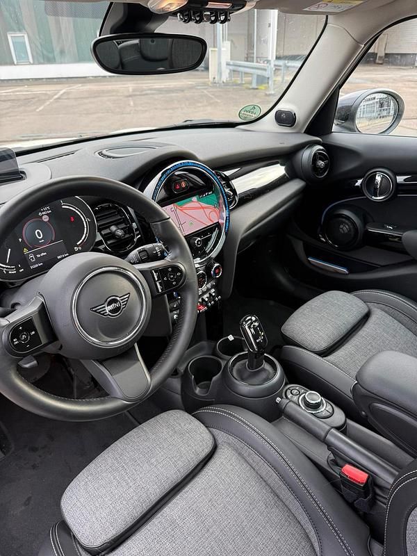 Gebraucht Mini Cooper Classic 2022 Weiß Kleinwagen