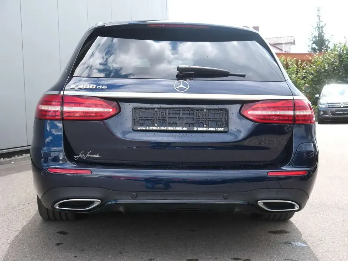 Gebraucht Mercedes E300 AMG line 194 PS (142 kW) 2022 Blau Kombi