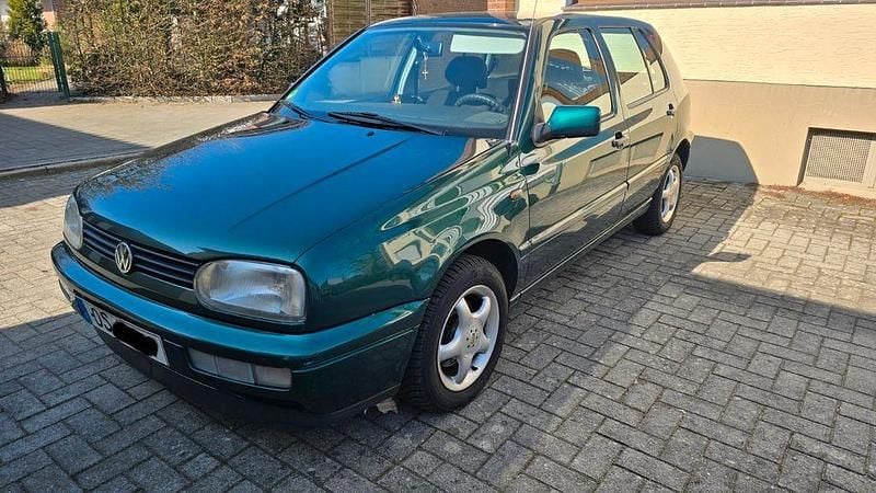 Gebraucht VW Golf III 75 PS (55 kW) 1997 Grün Limousine
