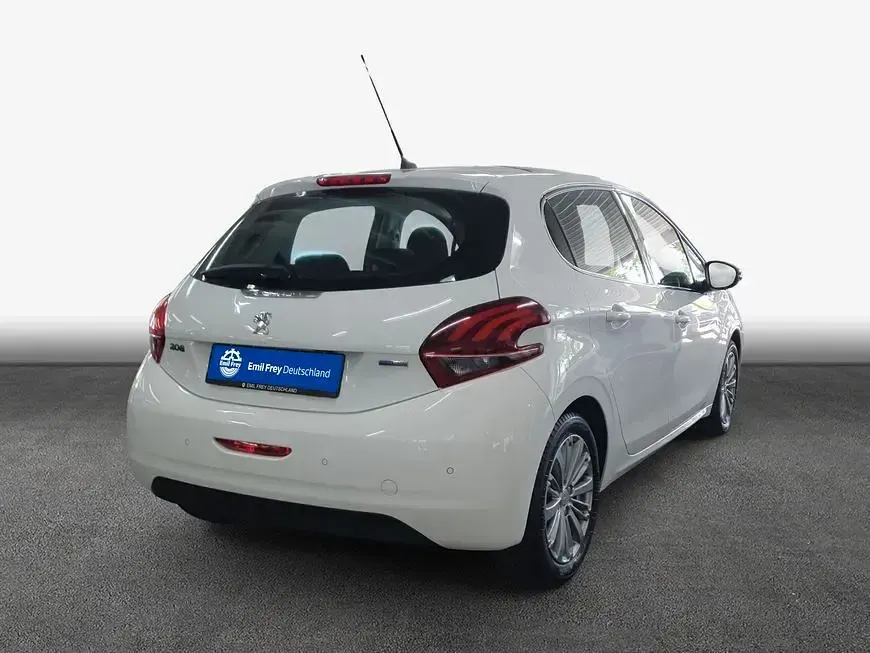 Gebraucht Peugeot 208 Style 82 PS (60 kW) 2017 Weiß Kleinwagen