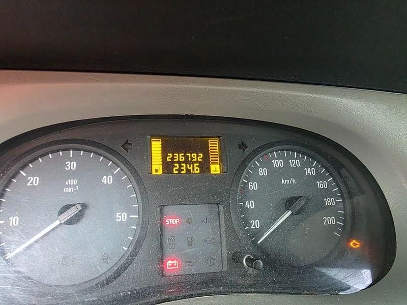 Gebraucht Opel Vivaro 90 PS (66 kW) 2010 Weiß Van / Kleinbus