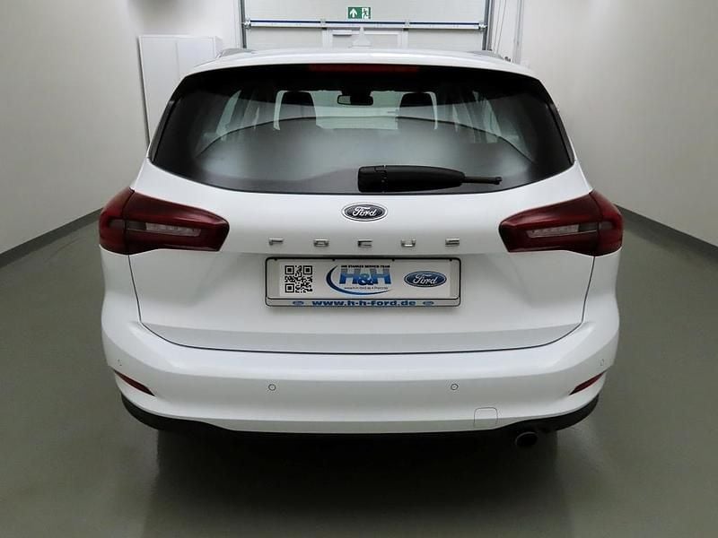 Gebraucht Ford Focus Titanium 120 PS (88 kW) 2023 Frostweiß Kombi