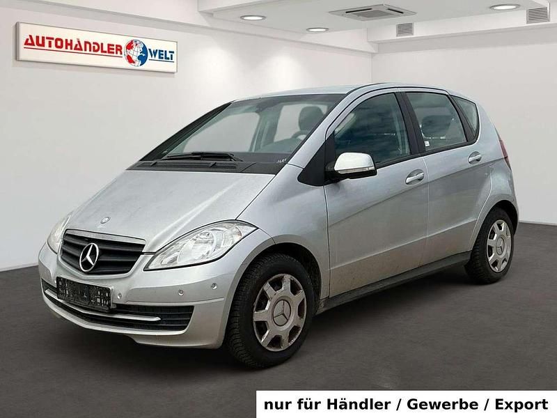 Silber Gebraucht 2011 Mercedes A180 Limousine | 999 € (Guter Preis) - Bild 1/3