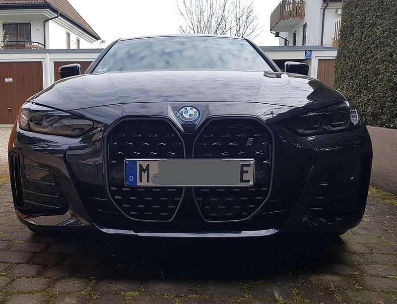Schwarz Gebraucht 2022 BMW i4 M Sport Limousine | 48.900 € (Teuer) - Bild 1/4
