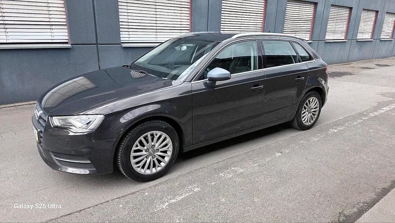 Gebraucht Audi A3 125 PS (91 kW) 2014 Andere farben Limousine