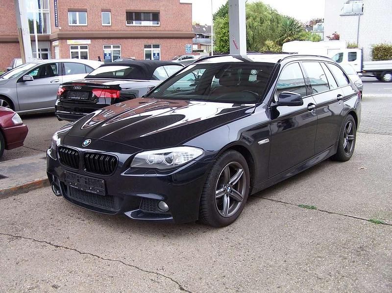 Carbonschwarz metallic Gebraucht 2011 BMW 520 Kombi | 9.450 € (Fairer Preis) - Bild 1/4