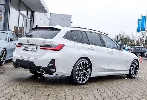Gebraucht BMW 330 M Sport 286 PS (210 kW) 2025 Weiß Kombi