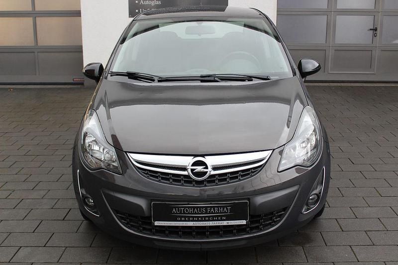 Gebraucht Opel Corsa Color Edition 101 PS (74 kW) 2014 Grau Limousine