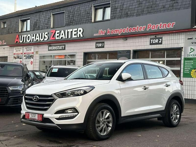 Weiß Gebraucht 2016 Hyundai Tucson Trend SUV | 14.690 € (Fairer Preis) - Bild 1/3