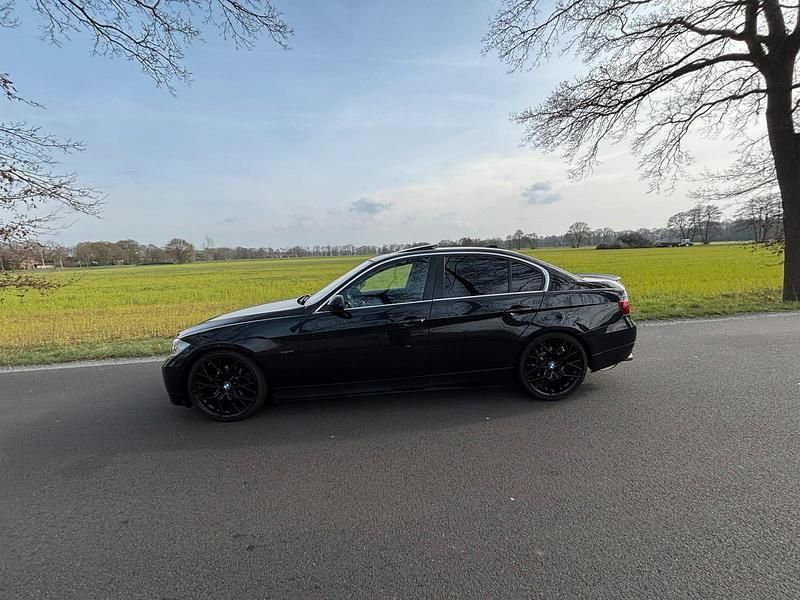 Second-hand BMW 325 218 CP (160 kW) 2004 Negru Berlinǎ