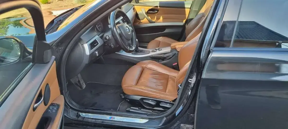 Gebraucht BMW 320 177 PS (130 kW) 2009 Black sapphire metallic Limousine