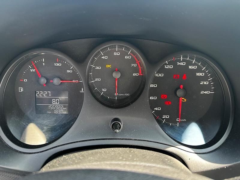 Gebraucht Seat Leon 105 PS (77 kW) 2012 Weiß Kleinwagen