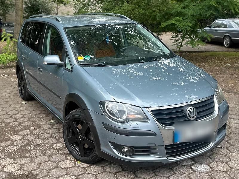 Silber Gebraucht 2008 VW Touran Cross Van / Kleinbus | 3.600 € (Fairer Preis) - Bild 1/4