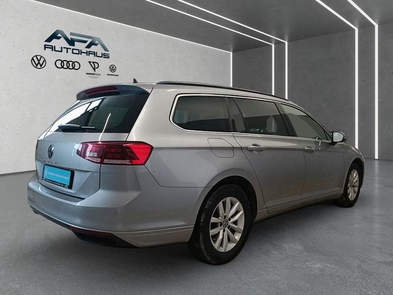Gebraucht VW Passat Business 150 PS (110 kW) 2023 Silber Kombi