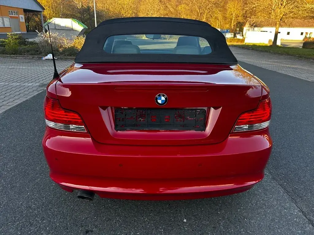 Gebraucht BMW 120 Cabriolet Sport Line 170 PS (125 kW) 2008 Rot Cabrio