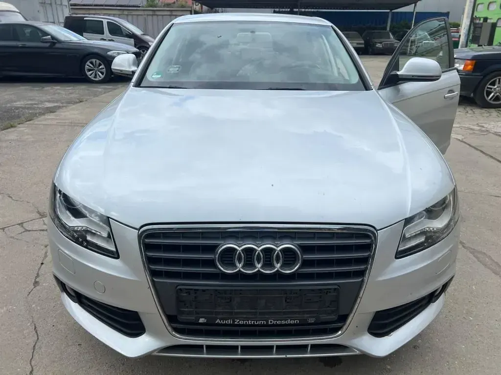 Gebraucht Audi A4 Attraction 120 PS (88 kW) 2009 Silber Limousine