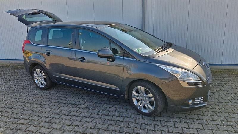 Gebraucht Peugeot 5008 156 PS (114 kW) 2010 Schwarz Van / Kleinbus