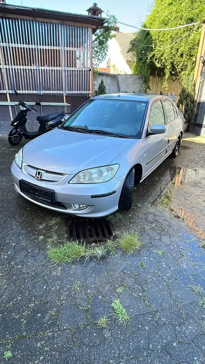 Gebraucht Honda Civic 90 PS (66 kW) 2004 Silber Limousine