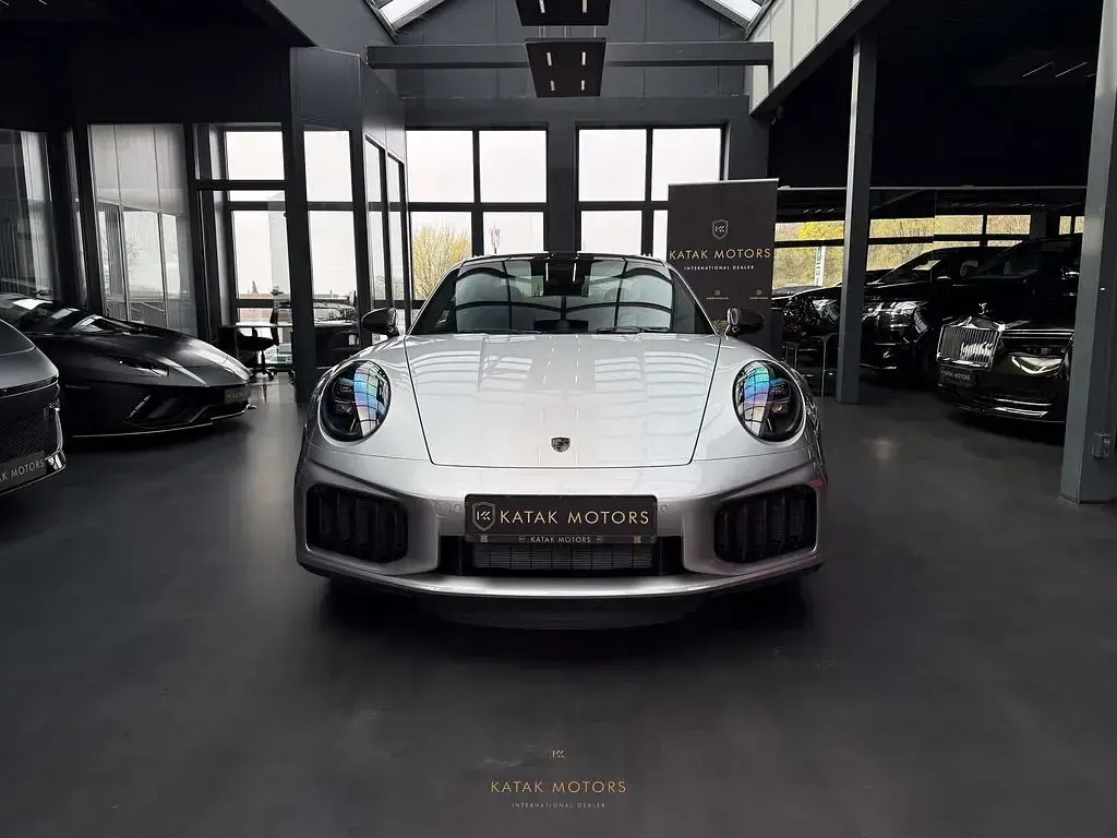 Neu Porsche 911 Turbo S 711 PS (522 kW) 2026 Silber