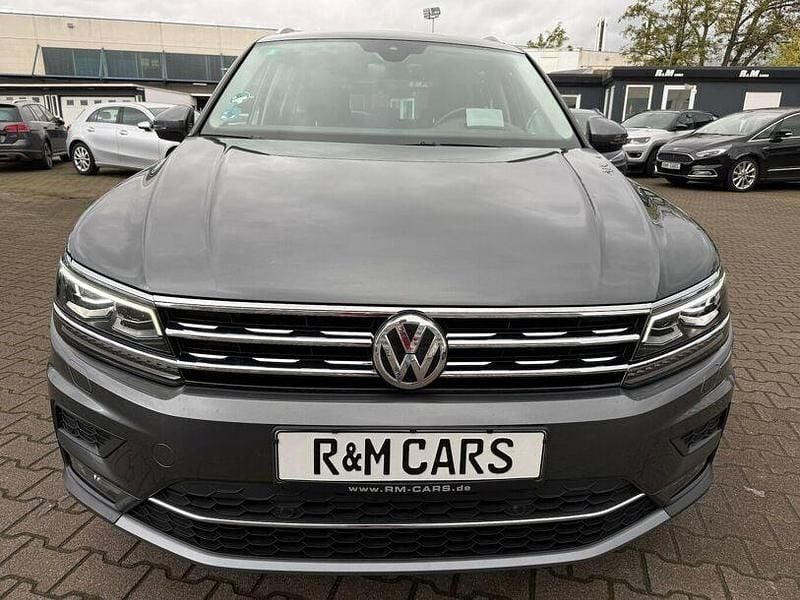 Grau Gebraucht 2019 VW Tiguan Highline SUV | 20.890 € (Superpreis) - Bild 1/4
