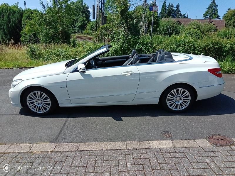 Gebraucht Mercedes E200 184 PS (135 kW) 2011 Weiß Cabrio