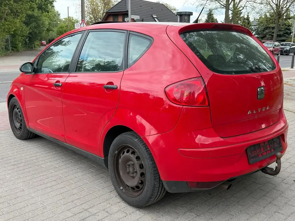 Używany Seat Altea 102 KM (75 kW) 2006 Czerwony Minivan
