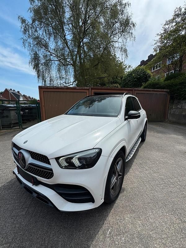 Weiß Gebraucht 2020 Mercedes GLE300 AMG line SUV | 57.000 € (Fairer Preis) - Bild 1/4