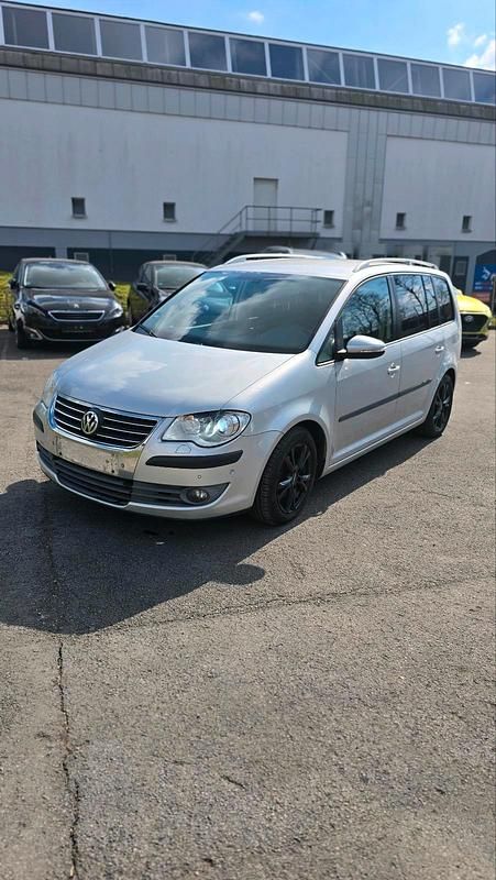 Gebraucht VW Touran 140 PS (102 kW) 2010 Silber Van / Kleinbus