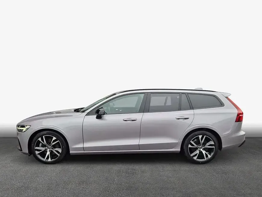 Gebraucht Volvo V60 Plus 197 PS (144 kW) 2025 Aurora silver / metallic Kombi