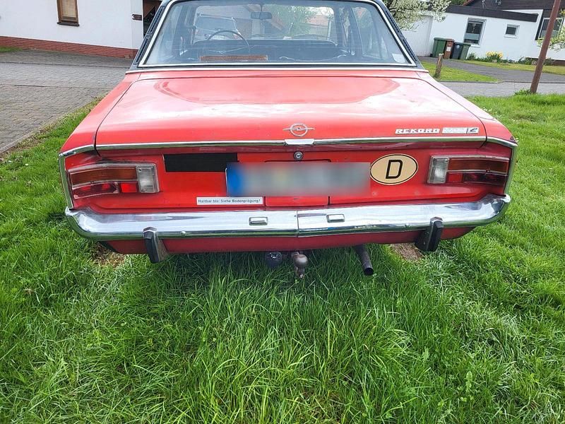 Gebraucht Opel Rekord 75 PS (55 kW) 1970 Rot Limousine