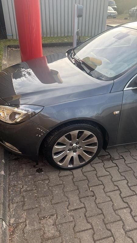 Gebraucht Opel Insignia 260 PS (191 kW) 2009 Silber Limousine