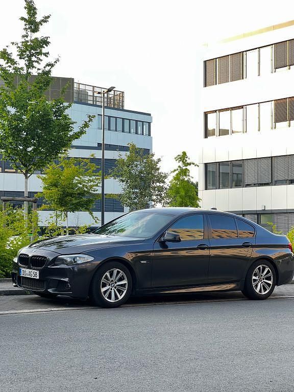 Grau Gebraucht 2010 BMW 528 M Sport Limousine | 10.700 € (Etwas zu teuer) - Bild 1/4