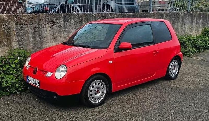 Rot Gebraucht 2001 VW Lupo Kleinwagen | 3.750 € (Etwas zu teuer) - Bild 1/4