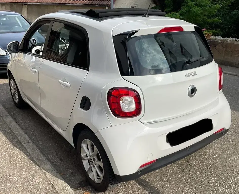 Second-hand Smart ForFour Prime 71 CP (52 kW) 2015 Alb Hatchback