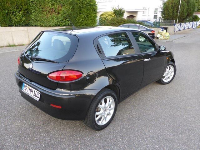 Gebraucht Alfa Romeo 147 120 PS (88 kW) 2004 Schwarz metallic Kleinwagen