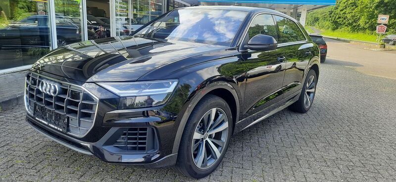 Schwarz Gebraucht 2019 Audi Q8 SUV | 46.900 € (Fairer Preis) - Bild 1/4
