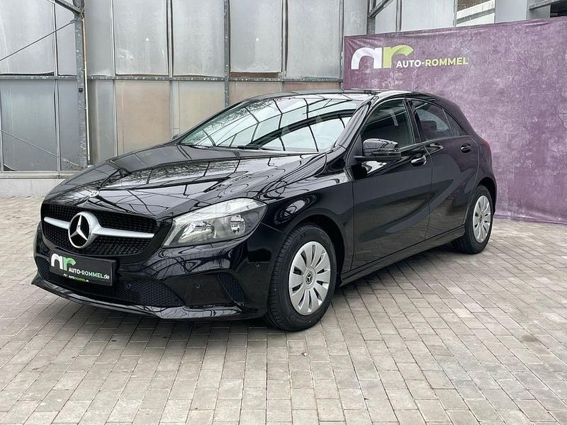 Gebraucht Mercedes A160 102 PS (75 kW) 2018 Weiß Limousine