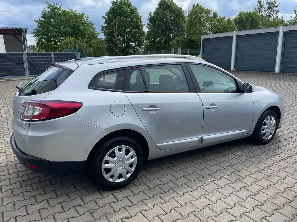 Gebraucht Renault Mégane III Initiale Paris 110 PS (80 kW) 2015 Silber Limousine