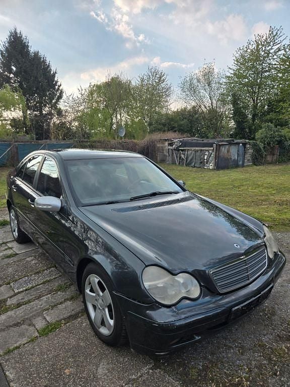 Gebraucht Mercedes C200 Classic 122 PS (89 kW) 2001 Schwarz Limousine