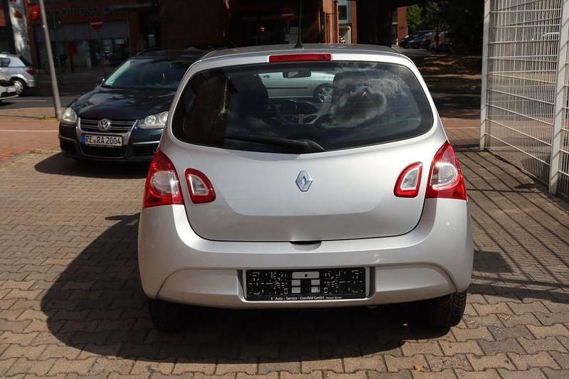 Gebraucht Renault Twingo Expression 75 PS (55 kW) 2012 Silber Kleinwagen