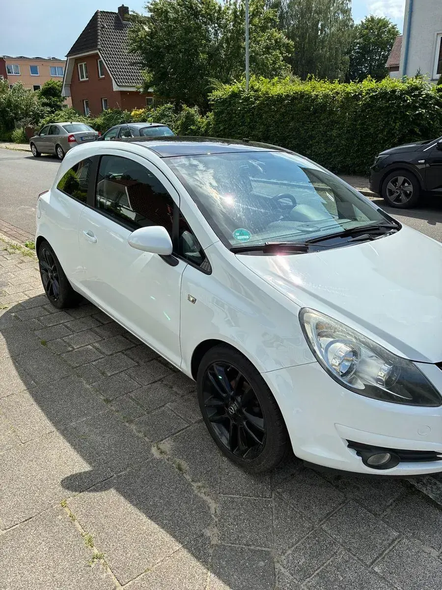 Gebraucht Opel Corsa Sport 80 PS (58 kW) 2009 Weiß Kleinwagen