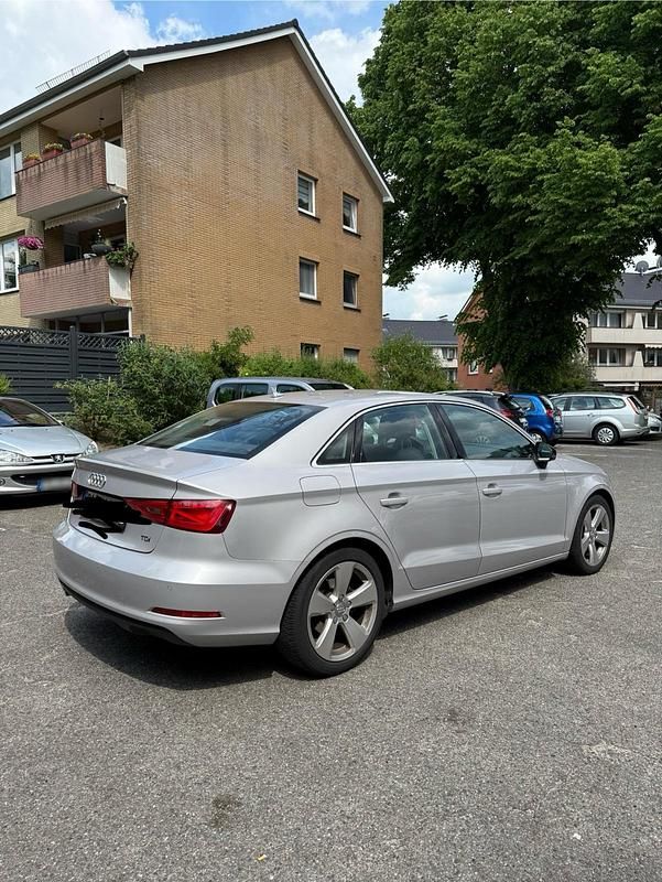 Gebraucht Audi A3 150 PS (110 kW) 2015 Silber Limousine