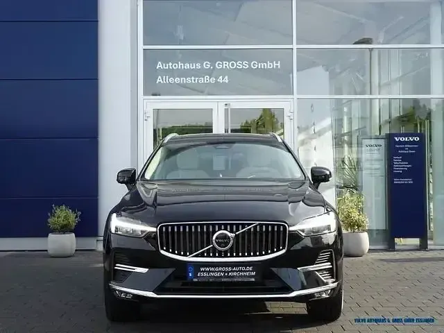 Gebraucht Volvo XC60 Ultimate 250 PS (183 kW) 2023 019 black stone SUV