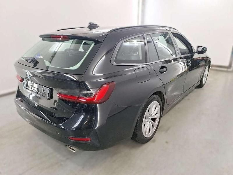 Gebraucht BMW 318 Advantage 156 PS (114 kW) 2021 Black sapphire metallic Kombi