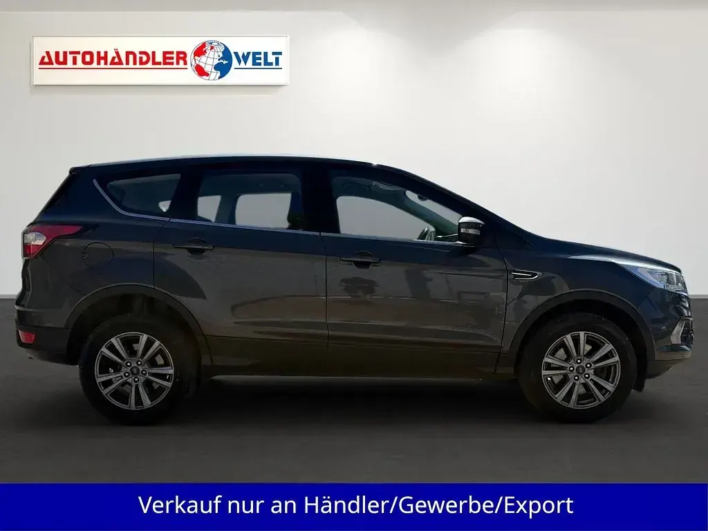 Gebraucht Ford Kuga 182 PS (133 kW) 2018 Magneticgraumet. SUV